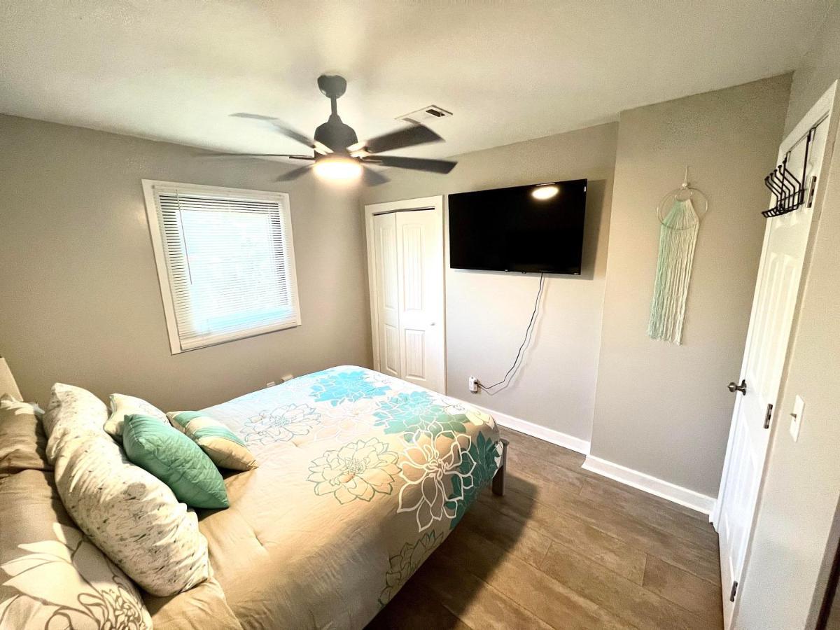 4/2 Home Close To Beach, Centrally Located! Gulfport Exterior photo