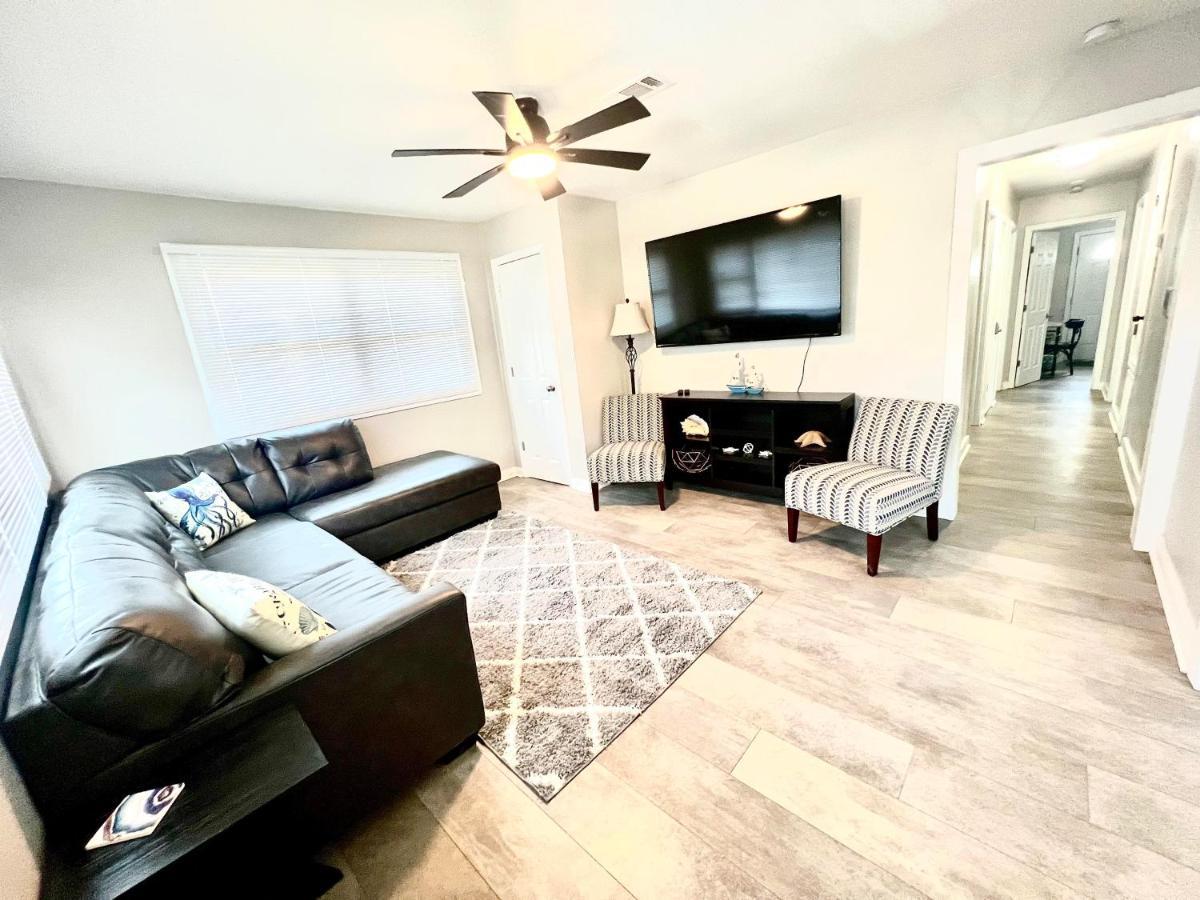 4/2 Home Close To Beach, Centrally Located! Gulfport Exterior photo