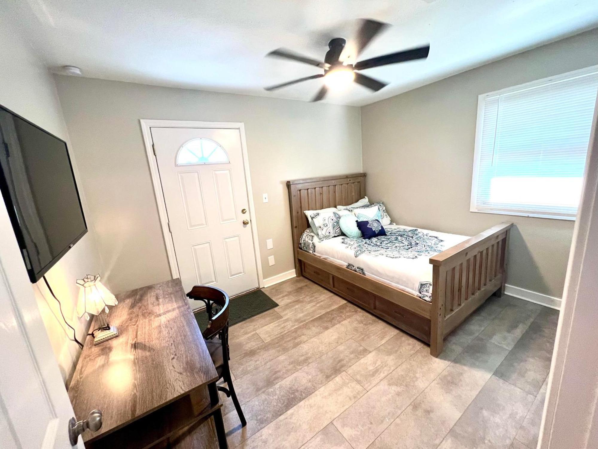 4/2 Home Close To Beach, Centrally Located! Gulfport Exterior photo