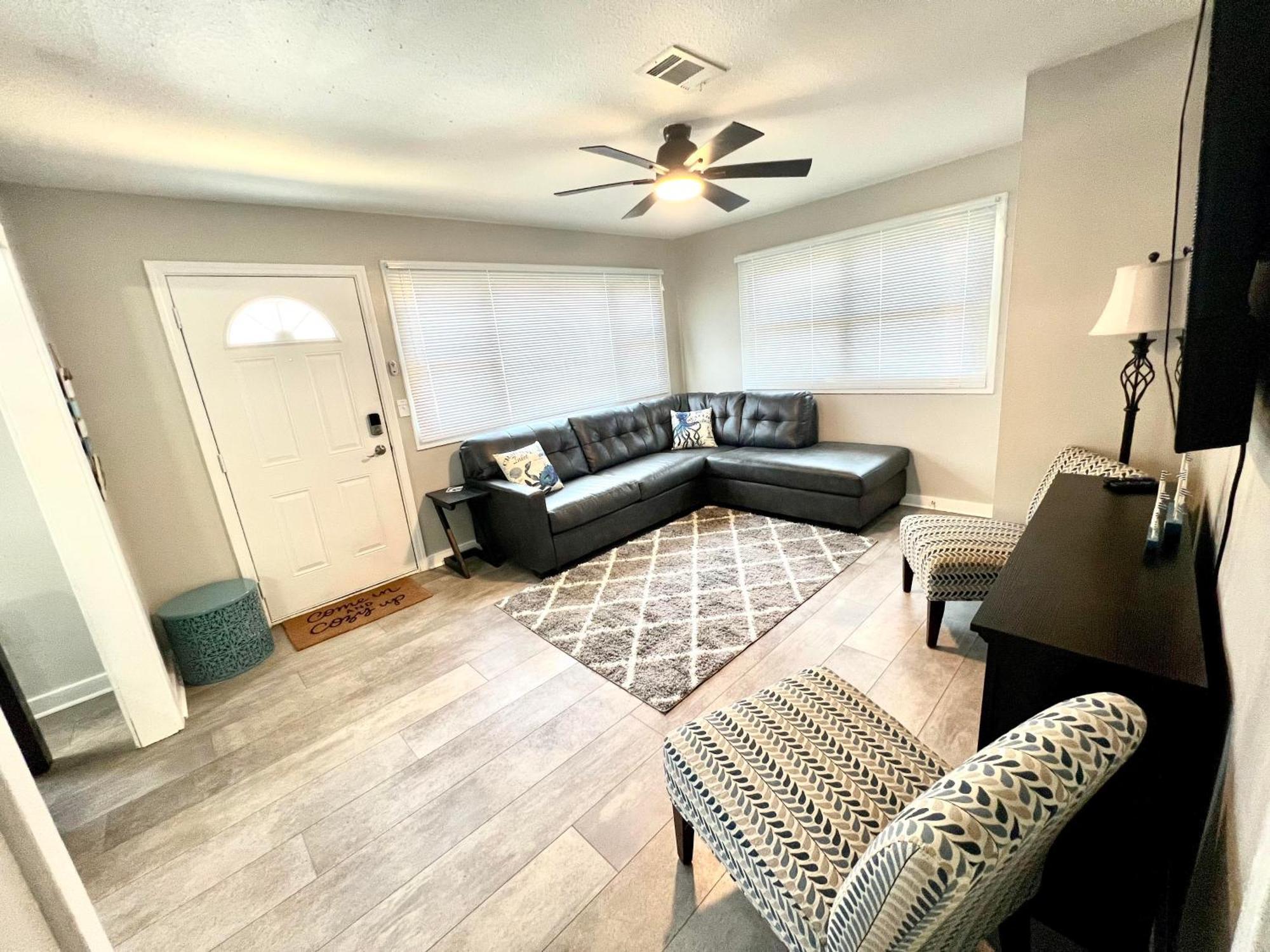 4/2 Home Close To Beach, Centrally Located! Gulfport Exterior photo
